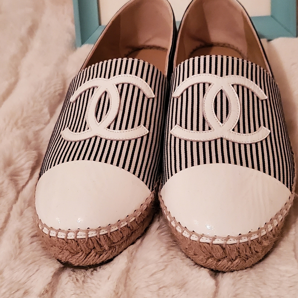Shoes - Picture 4 of 6
